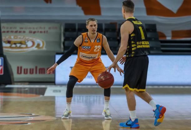 次交锋中 次交锋中