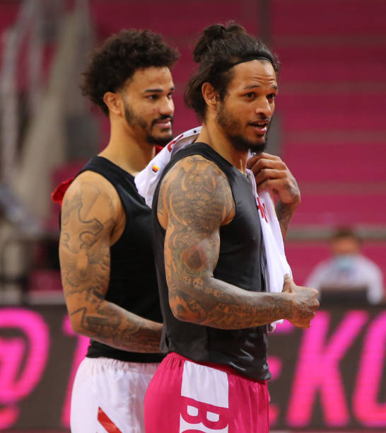 成为了引人 成为了引人